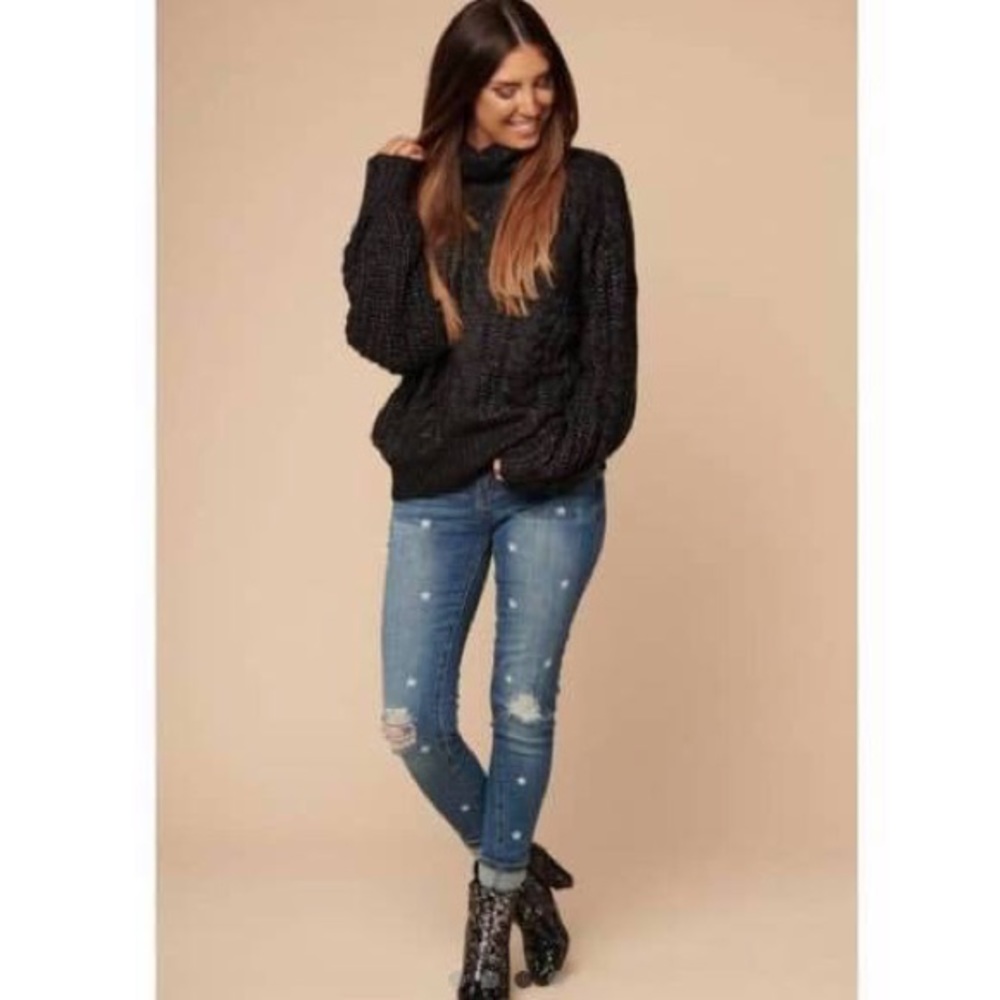 Turtle Neck Knit Swearer